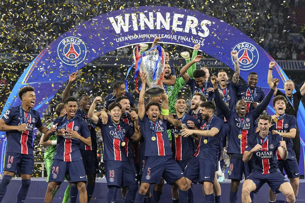 王钰栋新经纪公司：曾代理莱万、拜尔，旗下球员多在德国、瑞士踢球